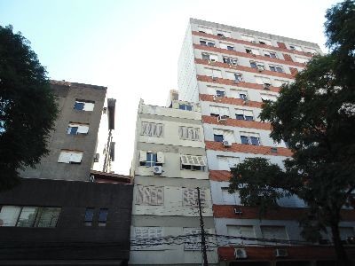 Apartamento com 31m², 1 dormitório, 1 suíte no bairro Cidade Baixa em Porto Alegre para Comprar